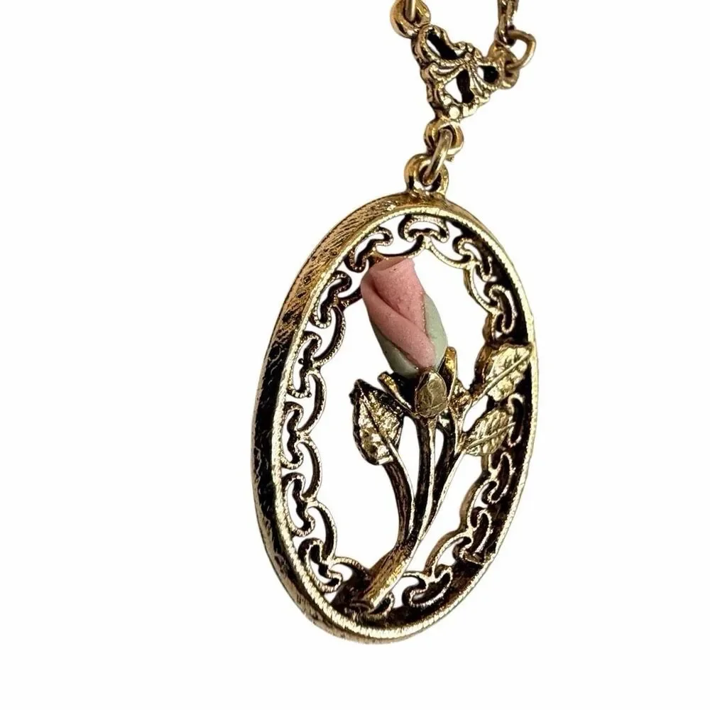 Vintage 1928 Porcelain Rose Pendant Necklace - Picture 9 of 10
